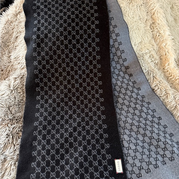Gucci Scarf - Picture 1 of 3